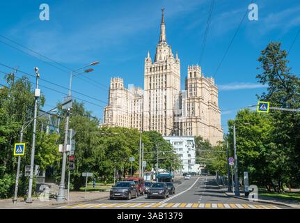 Moskau, Russland – 11. Juni 2018. Das Kudrinskaja-Gebäude in Moskau, Russland. Eines von sieben stalinistischen Wolkenkratzern, das Wohngebäude stammt aus Stockfoto