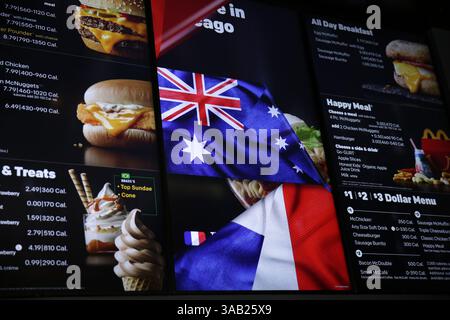 24. April 2018 - Chicago, IL, USA - das neue McDonald's Restaurant Menü im Erdgeschoss des neuen Firmensitzes im Fulton Market District, Dienstag, 24. April 2018 in Chicago. (Bild: © E. Jason Wambsgans/TNS via ZUMA Wire) Stockfoto