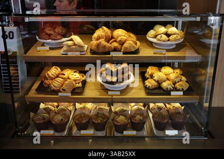 24. April 2018 - Chicago, IL, USA - Gebäck wird am 24. April 2018 im neuen McDonald's Restaurant im Erdgeschoss des neuen Firmensitzes im Fulton Market District in Chicago gezeigt. (Bild: © E. Jason Wambsgans/TNS via ZUMA Wire) Stockfoto