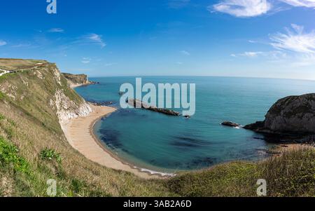 Zwischen den berühmteren Lulworth Cove und Durdle Door liegt St. Oswald's Bay. Stockfoto