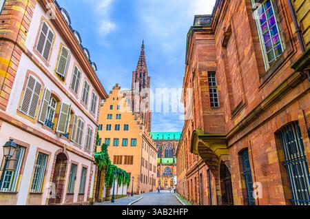Musee de l'Œuvre Notre-Dame Frauenhausmuseum schöne Kunst Museum für dekorative Kunst, Palais Rohan und Straßburger Kathedrale in der Altstadt von Straßburg His Stockfoto