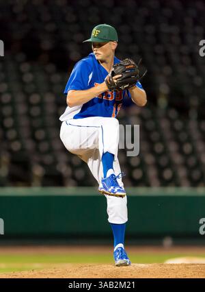 23. Mai 2018: Houston Baptist Pitcher Matthew McCollough (18) während der Southland Conference Championships 2018. Spiel 4 Houston Baptist University gegen Central Arkansas im Constellation Field Sugar Land, Texas. Houston Baptist gewann in sieben Innings 14-4 (Credit Image: &Copy; Maria Lysaker/CSM via ZUMA Wire) Stockfoto