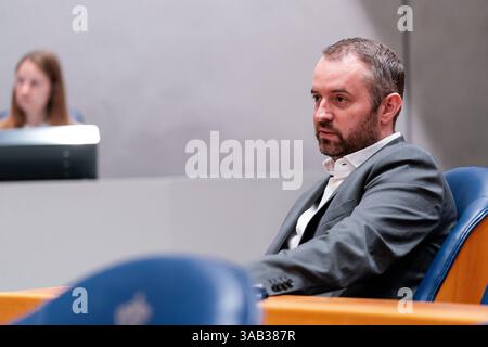 01 04 2025 Dutch Tweede Kamer Plenardebatte DEN HAAG, NIEDERLANDE - 1. APRIL: Jimmy Dijk SP während der Plenardebatte im Tweede Kamer am 1. April 2025 in den Haag Tweede Kamer Niederlande den Haag Tweede Kamer Niederlande Inhalte können nicht direkt oder indirekt über Dritte weiterverbreitet werden. Copyright: XJohnxBeckmannx Stockfoto