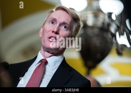 Washington, Usa. April 2025. Senator James Lankford, R-OK, spricht auf einer wöchentlichen Pressekonferenz nach dem wöchentlichen Mittagessen im US-Kapitol in Washington, DC am Dienstag, den 1. April 2025. Foto: Annabelle Gordon/UPI Credit: UPI/Alamy Live News Stockfoto