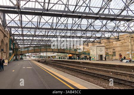 Carlisle Station mit Blick auf die Fußgängerbrücke Stockfoto