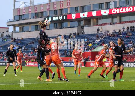 12. Mai 2018 - Bridgeview, Illinois, Vereinigte Staaten - Bridgeview, IL - Samstag, 12. Mai 2018: Chicago Red Stars vs Houston Dash im Toyota Park. (Kreditbild: © Daniel Bartel/ISIPhotos via ZUMA Wire) Stockfoto