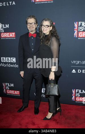 März 2018 – Los Angeles, CA, USA – LOS ANGELES – 2. März: Gary Oldman, Gisele Schmidt bei The Film is GREAT Reception für britische Oscar-Nominierte in der British Residence am 2. März 2018 in Los Angeles, CA (Credit Image: © Kathy Hutchins via ZUMA Wire) Stockfoto