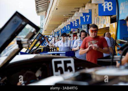 9. März 2018 - Sao Paulo, Sao Paulo, Brasilien - Qualifikation für die 1. Etappe der brasilianischen Stock Car-Meisterschaft 2018, die am Samstag, 10, auf dem Interlagos Circuit in Sao Paulo, Brasilien stattfindet. (Kreditbild: © Paulo Lopes via ZUMA Wire) Stockfoto