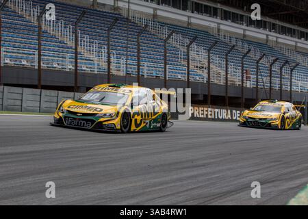 9. März 2018 - Sao Paulo, Sao Paulo, Brasilien - Qualifikation für die 1. Etappe der brasilianischen Stock Car-Meisterschaft 2018, die am Samstag, 10, auf dem Interlagos Circuit in Sao Paulo, Brasilien stattfindet. (Kreditbild: © Paulo Lopes via ZUMA Wire) Stockfoto