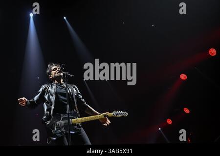 Mailand, Italien. April 2025. Fabrizio Moro während der TOUR 2025 im Palazzo dello Sport am 1. April 2025 in Rom, Italien. Quelle: Domenico Cippitelli/Alamy Live News Stockfoto