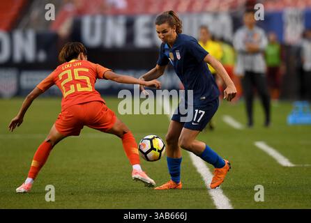 12. Juni 2018 - Cleveland, Ohio, USA - Cleveland, Ohio - Dienstag, 12. Juni 2018: Tobin Heath während eines internationalen Freundschaftsspiels zwischen den Frauen der USA und China PR (CHN) im FirstEnergy Stadium. (Kreditbild: © Brad Smith/ISIPhotos via ZUMA Wire) Stockfoto
