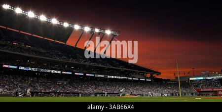 12. Juni 2018 – Kansas City, MO, USA – Kansas City Royals Startkrug Ian Kennedy wirft am Dienstag, den 12. Juni 2018, im Kauffman Stadium in Kansas City, Mo. im siebten Inning gegen die Cincinnati Reds (Credit Image: © John Sleezer/TNS via ZUMA Wire) Stockfoto