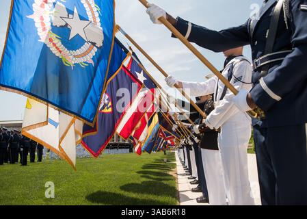 Mai 2018 – Washington, District of Columbia, USA – Verteidigungsminister James Mattis trifft finnischen Verteidigungsminister Jussi Niinisto und schwedischen Verteidigungsminister Peter Hultqvist im Pentagon in Washington, D.C. (Kreditbild: © US Army/DOD via ZUMA Wire/ZUMAPRESS.com) Stockfoto