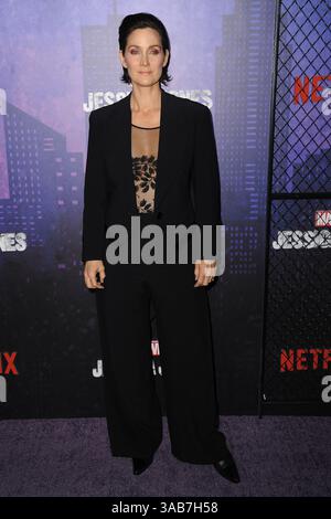 7. März 2018 - New York, NY, USA - 7. März 2018 New York City. Carrie Anne Moss besuchte Marvels Fernsehpremiere „Jessica Jones“ Staffel 2 am 7. März 2018 in New York City. (Foto: © Kristin Callahan/Ace Pictures via ZUMA Press) Stockfoto