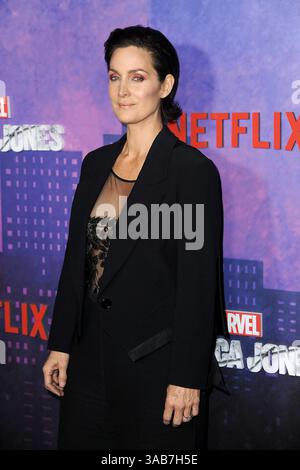 7. März 2018 - New York, NY, USA - 7. März 2018 New York City. Carrie Anne Moss besuchte Marvels Fernsehpremiere „Jessica Jones“ Staffel 2 am 7. März 2018 in New York City. (Foto: © Kristin Callahan/Ace Pictures via ZUMA Press) Stockfoto