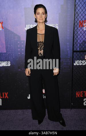 7. März 2018 - New York, NY, USA - 7. März 2018 New York City. Carrie Anne Moss besuchte Marvels Fernsehpremiere „Jessica Jones“ Staffel 2 am 7. März 2018 in New York City. (Foto: © Kristin Callahan/Ace Pictures via ZUMA Press) Stockfoto