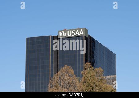 San Antonio, Texas, USA - 16. März 2022: Das Büro der United Services Automobile Association (USAA) in der Innenstadt von San Antonio, Texas, USA. Stockfoto