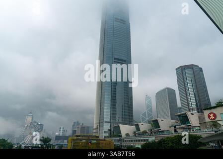 Zentrum am Morgen, Nebel 27.4.2016, Hongkong, China. Stockfoto