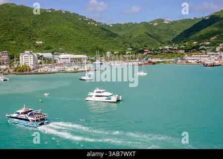 Road Town Tortola British Virgin Islands, Road Harbour, Village Cay Marina, Wickhams Cay II 2, zentrale Bergkette, Luftblick Hafen, Speedy's fe Stockfoto