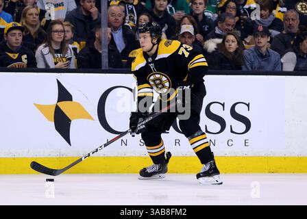 April 2018; Boston, MA, USA; Charlie McAvoy (73), der bei einem NHL-Spiel zwischen den Florida Panthers und Boston Bruins im TD Garden mit dem Puck spielte. Florida besiegte Boston mit 4:2. Anthony Nesmith/CSM(Credit Image: &Copy; Anthony Nesmith/CSM via ZUMA Wire) Stockfoto