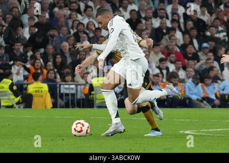 Madrid, Spanien. April 2025. Kylian Mbappé von REAL MADRID während des spanischen Pokals, Copa del Rey, Halbfinale, 2. Legs-Fußballspiel zwischen Real Madrid und Real Sociedad am 1. April 2025 im Santiago Bernabéu Stadion in Madrid, Spanien - Foto Laurent Lairys/ABACAPRESS. COM Credit: Abaca Press/Alamy Live News Stockfoto