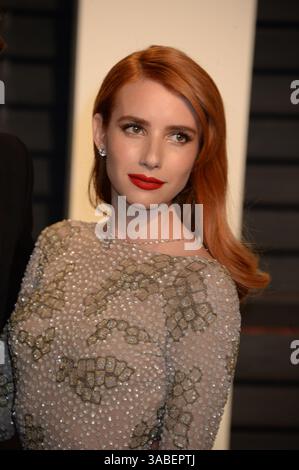 BEVERLY HILLS, KALIFORNIEN - 26. FEBRUAR: Emma Roberts nimmt an der Oscar Party 2017 der Vanity Fair Teil, die von Graydon Carter im Wallis Annenberg Center for the Performing Arts am 26. Februar 2017 in Beverly Hills, Kalifornien, veranstaltet wird..People: Emma Roberts..Transmission Ref: MNC1. (Kreditbild: © SMG via ZUMA Wire) Stockfoto