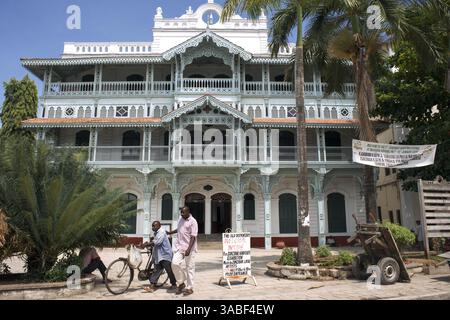 11. April 2015 - Sansibar, Tansania - die Alte Dispensary oder Ithnasheri Dispensary, typisch für südasiatische Architektur in Stone Town, Sansibar, Tansania. (Bild: © Sergi Reboredo via ZUMA Wire) Stockfoto