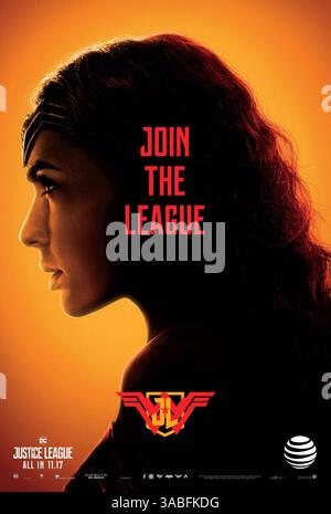 ERSCHEINUNGSDATUM: 17. November 2017 TITEL: Justice League STUDIO: DC Entertainment DIRECTOR: Zack Snyder PLOT: Angetrieben von seinem wiederhergestellten Glauben an die Menschheit und inspiriert von Supermans selbstloser Handlung, holt Bruce Wayne die Hilfe seiner neu entdeckten Verbündeten Diana Prince ein, um sich einem noch größeren Feind zu stellen. MIT Ben Affleck, Gal Gadot, Jason Momoa. (Kreditbild: © DC Entertainment/Entertainment Pictures/ZUMAPRESS.com) Stockfoto