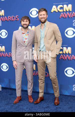 April 2018 - Las Vegas, NV, USA - LAS VEGAS - 15. APR: Dave Haywood, Charles Kelley, Lady Antebellum bei den Academy of Country Music Awards 2018 in der MGM Grand Garden Arena am 15. April 2018 in Las Vegas, NV (Kreditbild: © Kathy Hutchins Via ZUMA Wire) Stockfoto
