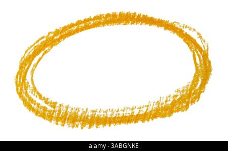 Runde Kritzelei, gezeichnet mit orangefarbenem Buntstift auf weißem Hintergrund, hebt das kreisförmige Designelement hervor Stockfoto