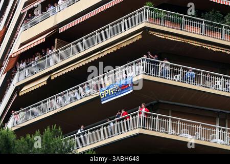 Fans in Appartements... Formel-1-Weltmeisterschaft, Rd 5, Grand Prix von Monaco, Qualifikationstag, Monte-Carlo, Monaco, Samstag, 26. Mai 2007... DIGITALES BILD. (Kreditbild: ©Sutton Motorsports/ZUMA Press) EINSCHRÄNKUNGEN: NUR Nord- und Südamerika RECHTE! Stockfoto