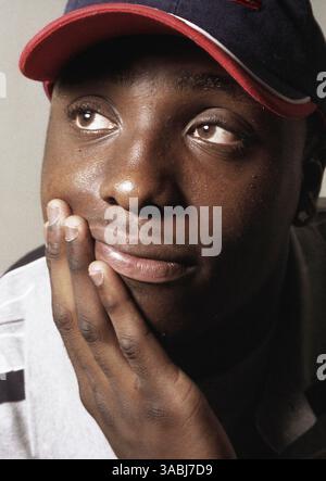 März 2000: Miami, FL, USA - DONTRELLE WILLIS ist ein Baseball-Starthörer der Florida Marlins, der 2003 sein Debüt gab und 2003 die World Series gewann. Er ist bekannt für seinen sehr übertriebenen High-Leg-Kick in seiner Pitch-Performance, eine Eigenschaft, die Vergleiche mit Hall of Famer Juan Marichal und der ehemaligen Cy Young Award-Gewinnerin Vida Blue gezogen hat, einem Spieler, der Willis als Kind vergöttert hat. Willis besuchte die Encinal High School in Alameda, Kalifornien, wo er vier Jahre lang Baseball spielte. Im März 2000 in Südflorida. (Bild: © David Jacobs/ZUMA Press) Stockfoto