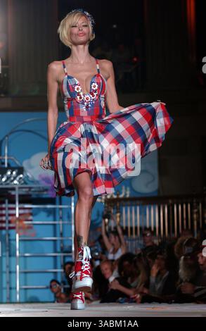 11. September 2007, New York City Erwachsene Schauspielerin Jenna Jameson auf dem Laufsteg für die Heatherette Spring 2008 Show während der Mercedes-Benz Fashion Week in Gotham Hall in Manhattan (Bild: © Sharkpixs/ZUMA Press) Stockfoto