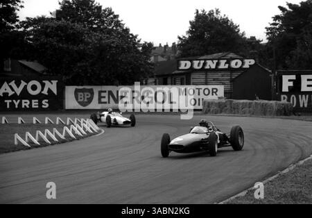 Der vierte Platz, Graham Hill (GBR) BRM P57, korrigiert diesen kleinen seitlichen Moment, der die Ecke verlässt...britischer Grand Prix, Aintree, 21. Juli 1962. (Kreditbild: ©Sutton Motorsports/ZUMA Press) Stockfoto