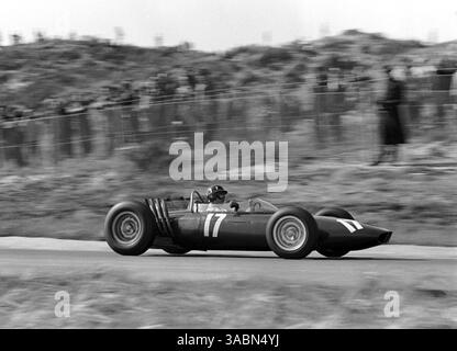 Graham Hill (GBR) BRM P57 holte seinen ersten Grand Prix-Sieg im Eröffnungsrennen der Saison...der niederländische Grand Prix, Zandvoort, 20. Mai 1962. (Kreditbild: ©Sutton Motorsports/ZUMA Press) Stockfoto
