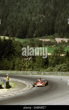 Niki Lauda (AUT) Ferrari 312B3 nahm die Pole Position ein, zog sich aber in Runde 18 mit einem defekten Ventil in seinem Motor zurück. Großer Preis Österreichs, Osterreichring, 18. August 1974. (Kreditbild: ©Sutton Motorsports/ZUMA Press) Stockfoto