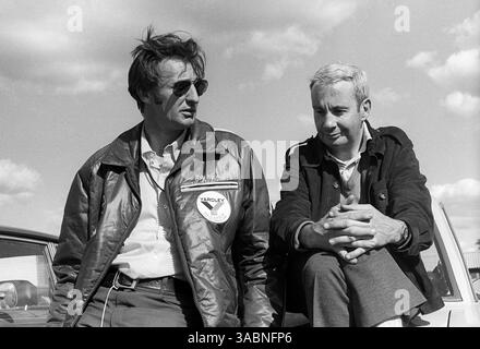 L bis R): Phil Kerr (NZL) McLaren Team Director mit Teddy Mayer (USA) McLaren Team Owner. Grand Prix von Schweden, Rd 7, Anderstorp, Schweden, 17. Juni 1973. (Kreditbild: ©Sutton Motorsports/ZUMA Press) Stockfoto