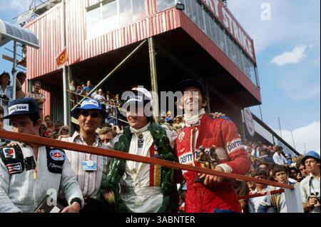 Das Podium (L nach R): Zweiter Platz Patrick Depailler (FRA) Tyrrell neben Rennsieger Ronnie Peterson (SWE) Lotus und dritter Platz John Watson (GBR) Brabham. Grand Prix von Südafrika, Rd 3, Kyalami, Südafrika, 4. März 1978. . DAS BESTE BILD. (Kreditbild: ©Sutton Motorsports/ZUMA Press) Stockfoto
