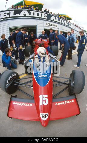 Alan Jones(aus) Lola THL2, DNF..Grand Prix von Australien, Adelaide, 26. Oktober 1986 (Bild: ©Sutton Motorsports/ZUMA Press) Stockfoto