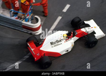 Ayrton Senna (BRA) McLaren MP4/7A in der Nouvelle Chicane war ein unerwarteter Sieger, als Nigel Mansell spät im Rennen auf Probleme stieß. Großer Preis Von Monaco, Monte Carlo, 31. Mai 1992. (Kreditbild: ©Sutton Motorsports/ZUMA Press) Stockfoto