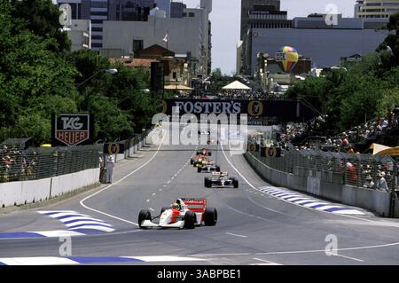 Ayrton Senna (BRA) McLaren MP4/8 sicherte sich seinen einundvierzigsten Sieg im Finale der Saison und sein letztes Rennen mit McLaren... Australian Grand Prix, Rd 16, Adelaide, Australien, 7. November 1993. (Kreditbild: ©Sutton Motorsports/ZUMA Press) Stockfoto
