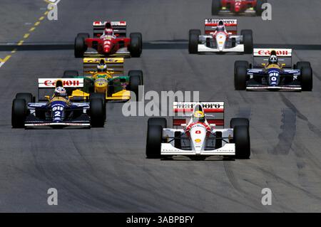 Ayrton Senna (BRA) McLaren MP4/8 sicherte sich seinen einundvierzigsten Sieg im Finale der Saison und sein letztes Rennen mit McLaren... Australian Grand Prix, Rd 16, Adelaide, Australien, 7. November 1993. (Kreditbild: ©Sutton Motorsports/ZUMA Press) Stockfoto