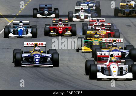 Ayrton Senna (BRA) McLaren MP4/8 sicherte sich seinen einundvierzigsten Sieg im Finale der Saison und sein letztes Rennen mit McLaren... Australian Grand Prix, Rd 16, Adelaide, Australien, 7. November 1993. (Kreditbild: ©Sutton Motorsports/ZUMA Press) Stockfoto