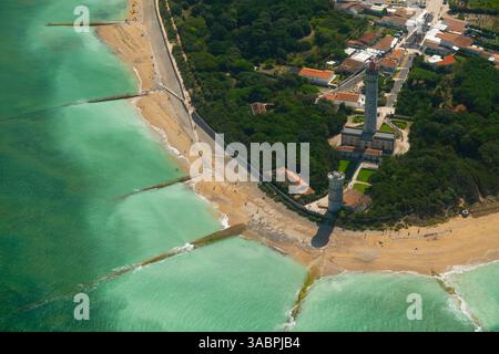 Frankreich, Charente-Maritime (17), Insel Ile de Re, Leuchtturm Phare des baleines (Luftaufnahme) Stockfoto