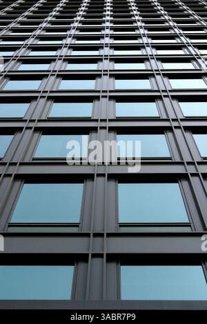 April 2005 - Seoul, Südkorea - das moderne Äußere eines Bürogebäudes am 10. April 2005 in Seoul, Südkorea. (Kreditbild: © Zoriah/ZUMA Press) Stockfoto