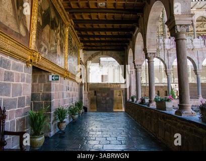 Coricancha mit dem Kloster Santo Domingo in Cuzco, Perú. Stockfoto
