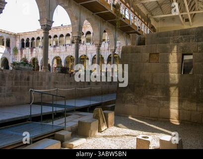 Coricancha mit dem Kloster Santo Domingo in Cuzco, Perú. Stockfoto