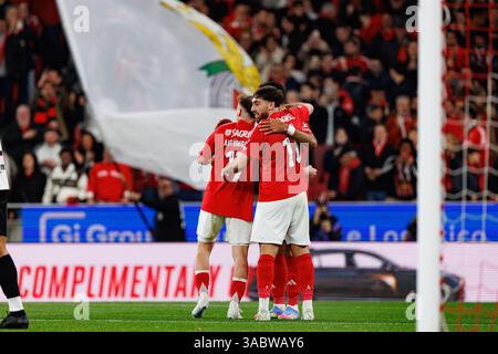 Spieler von Benfica, die beim Spiel der Liga Portugal zwischen den Teams SL Benfica und SC Farense (Maciej Rogowski) nach dem Tor feierten Stockfoto