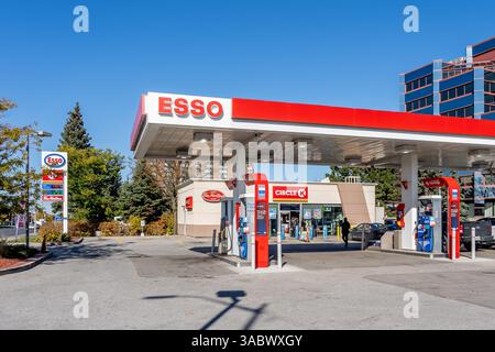 Eine Esso-Tankstelle in Markham, Ontario, Kanada. Stockfoto