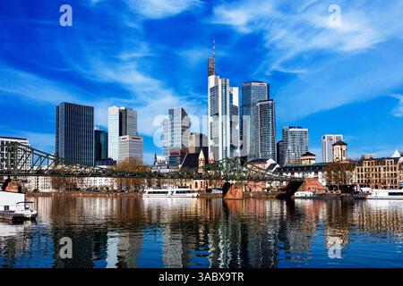 Skyline und Altstadt, Frankfurt am Main, Hessen, Deutschland Stockfoto